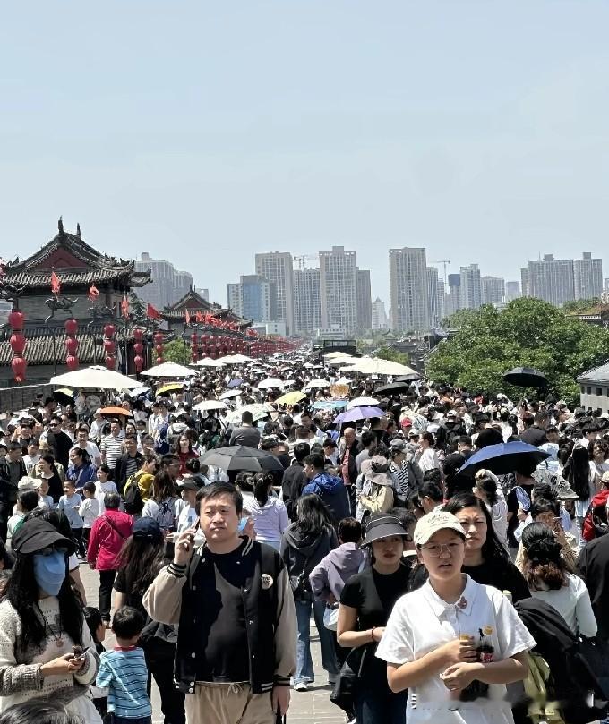 目之所及皆美好，这才是真正的旅行
 
我们总说要来一场说走就走的旅行，可究竟什么