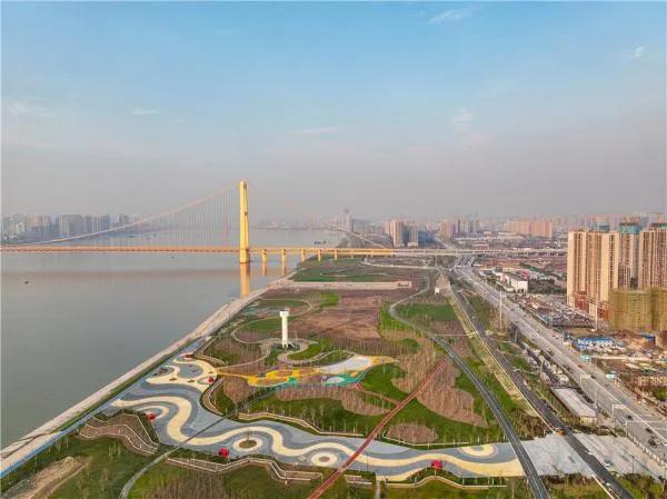  一个人人都喜欢吃热干面的城市。魅力无限，活力无限，年轻无限。