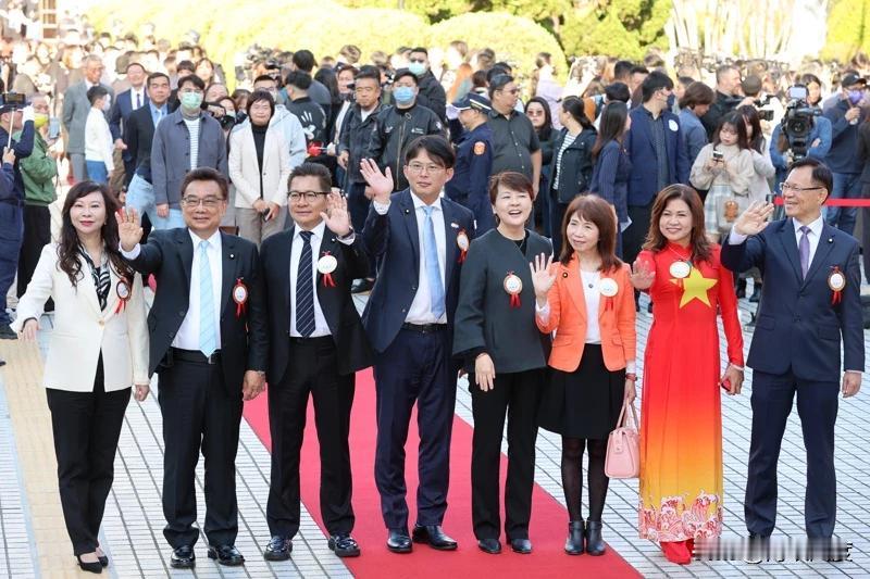 召委选举是否礼让民众党？民进党内有两派意见！民众党掌握8席成为关键少数，民意机构
