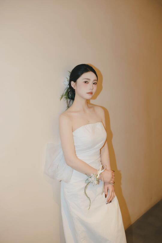 穿一次婚纱吧 无关爱情