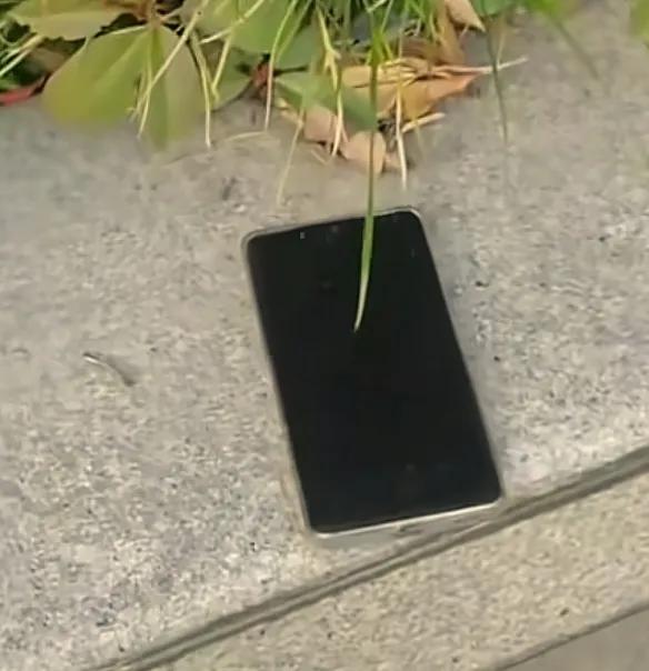 捡手机弄丢竟赔2999？法院判决引全网热议！
 “我好心捡了你的手机，弄丢凭啥让