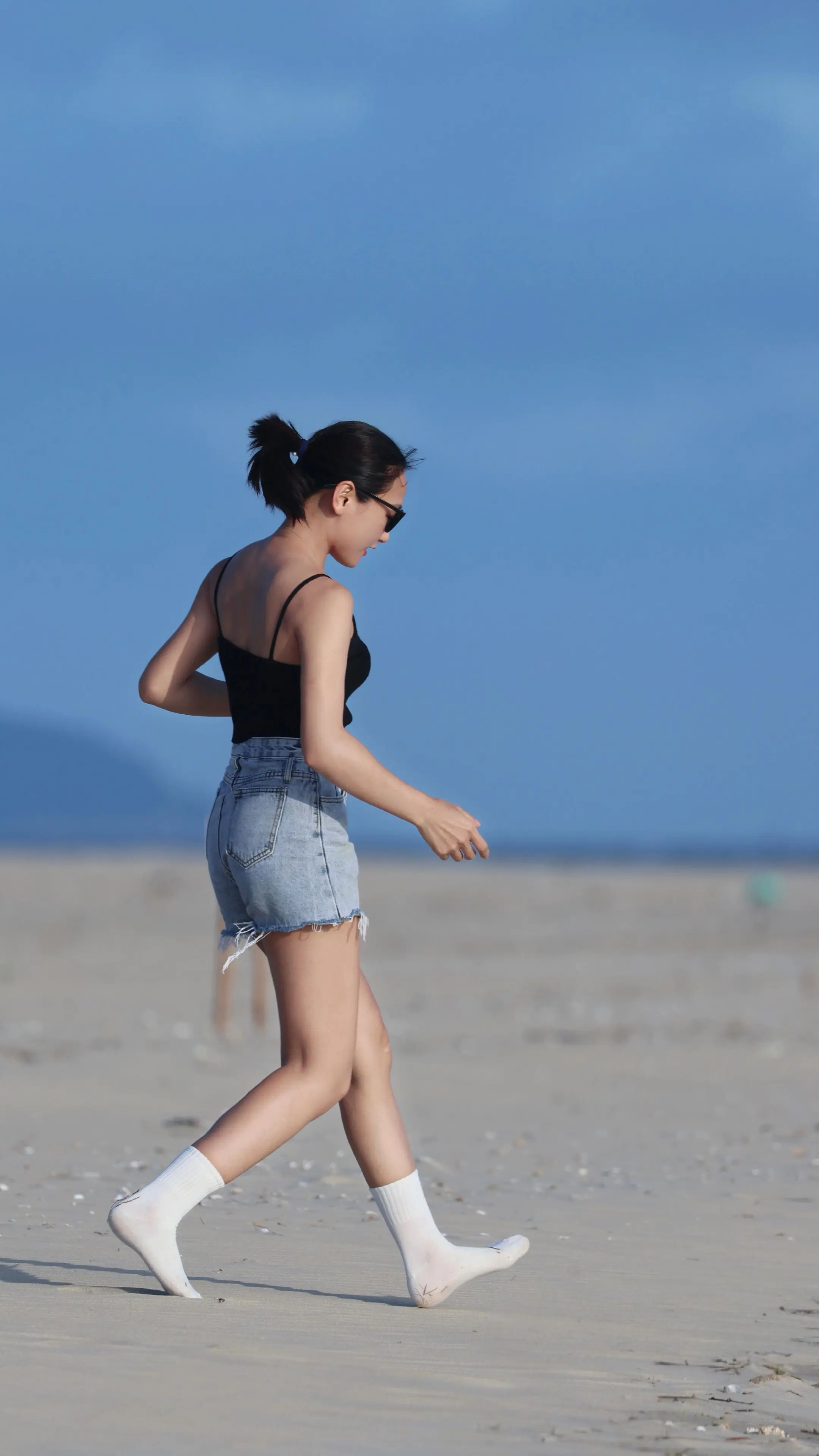 海边度假照拍摄技巧 海滩跟拍 沙滩美女