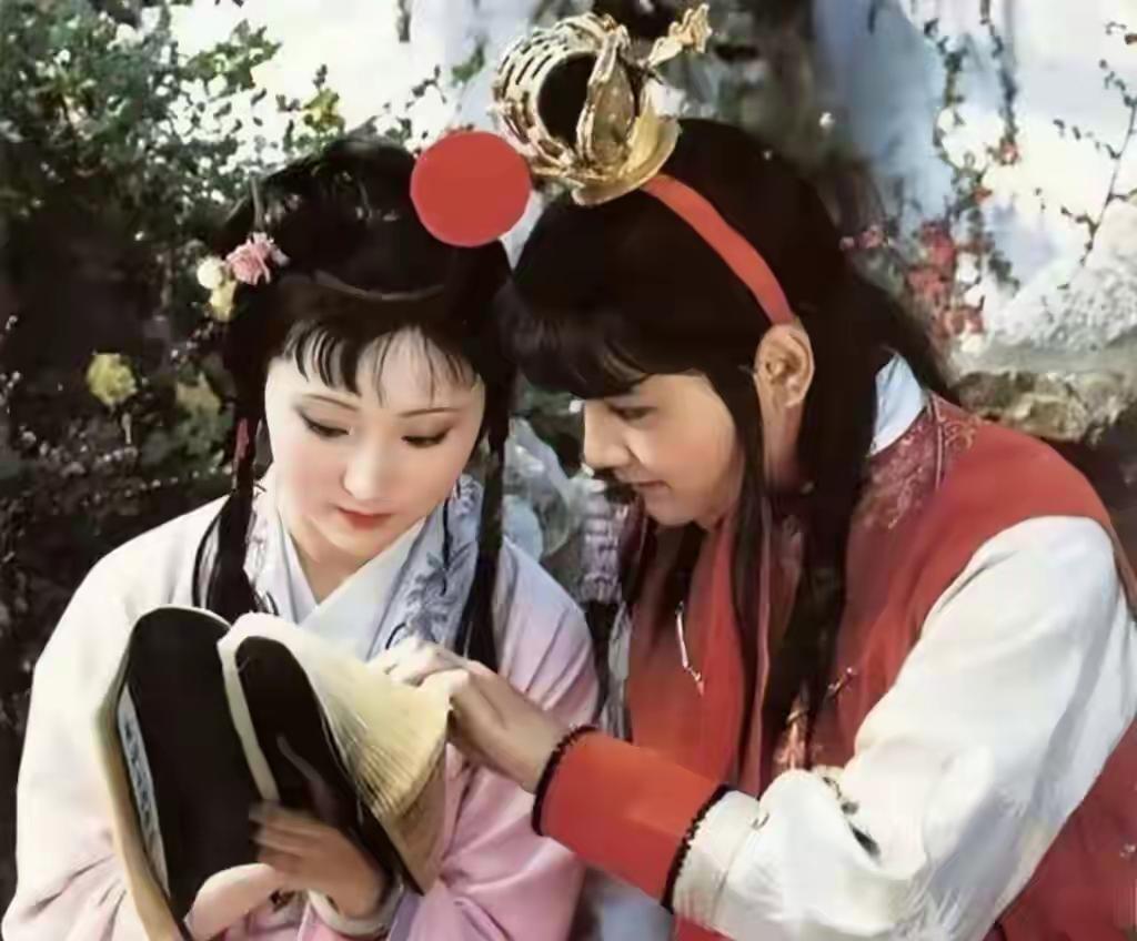 欧阳奋强回应“吃了一辈子贾宝玉红利”：花了40多年和贾宝玉“和解”，有一个角色被