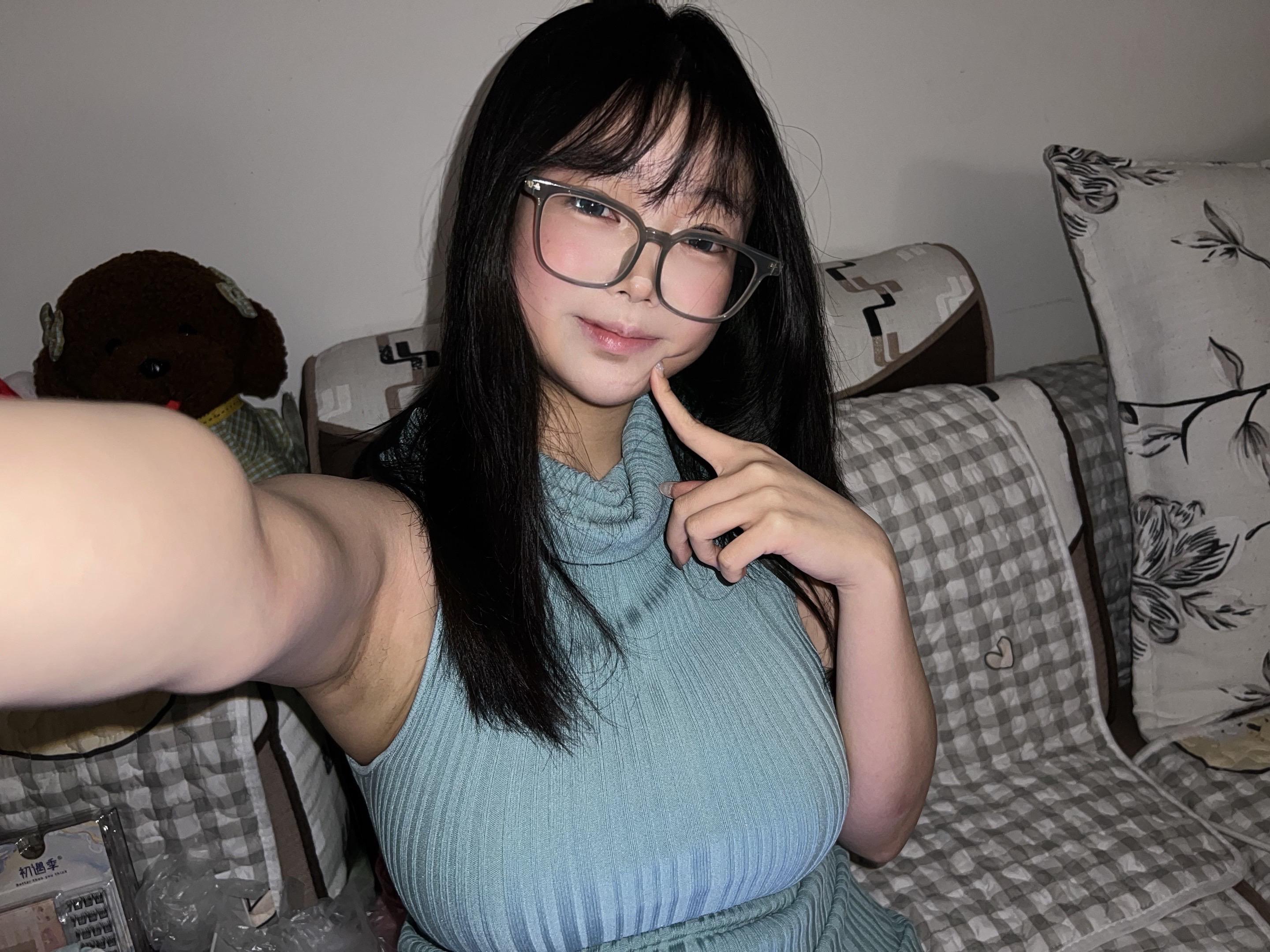 我只想躲进你的怀抱里面