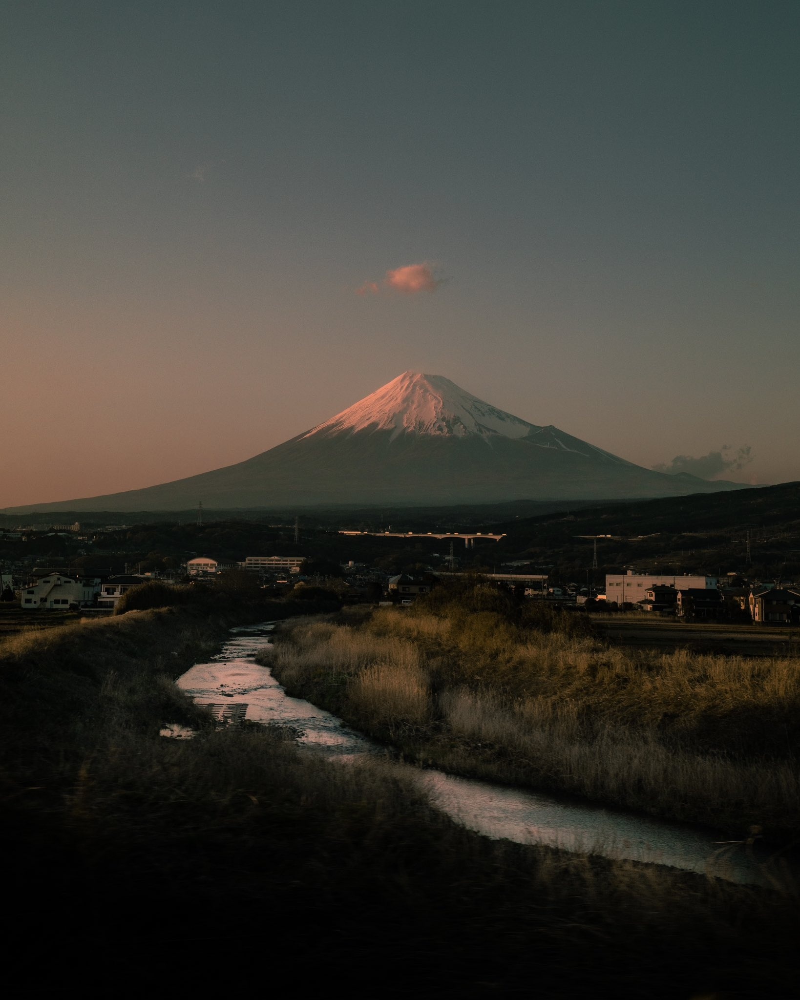 日落金山 （图源：x.com ​​​