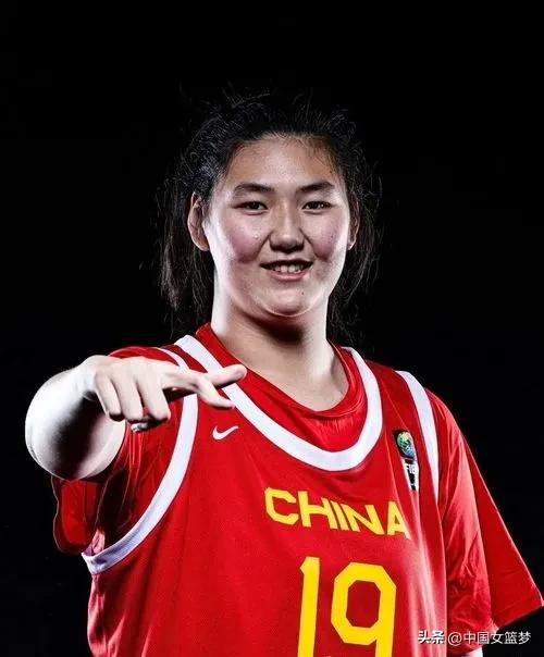 🏀【中国女篮“核武”张子宇：亚运会内线霸主来袭！】
   17岁、2米28的“