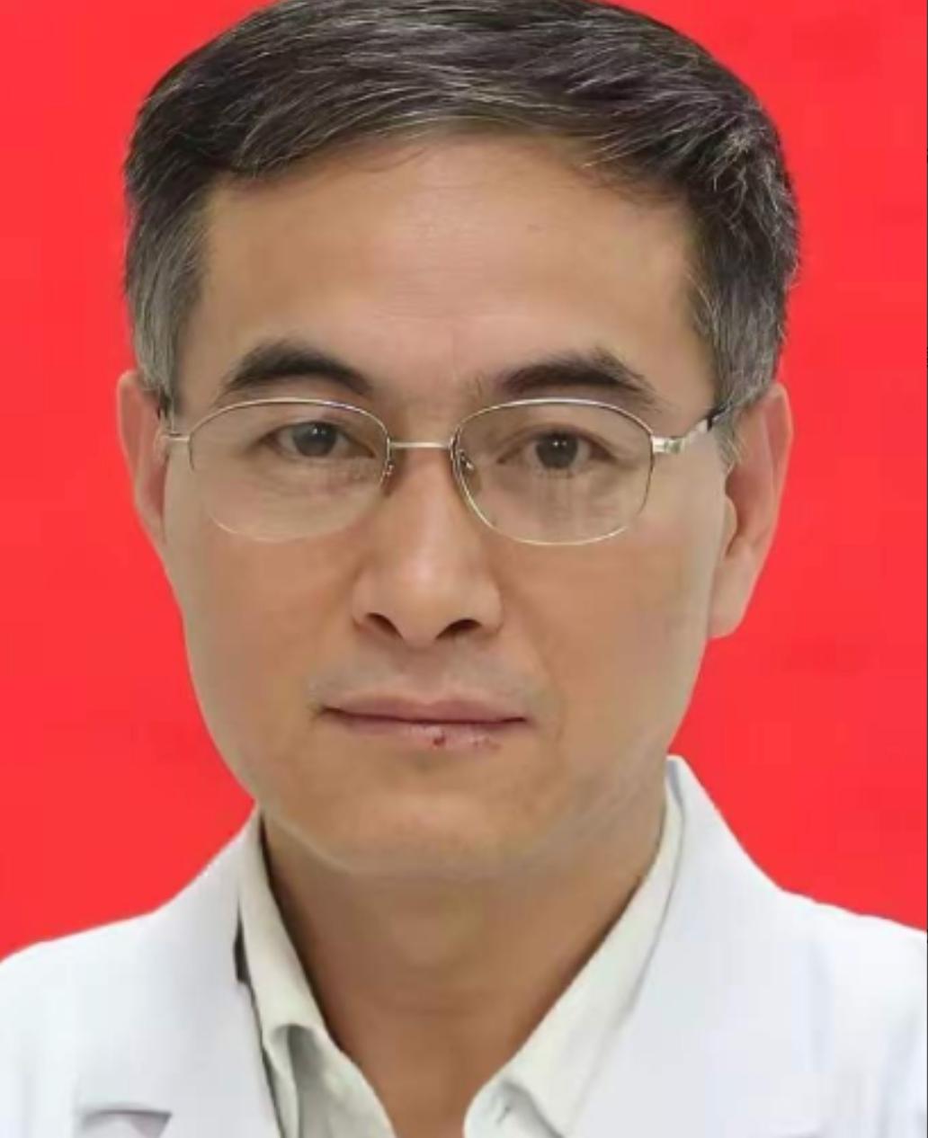 76岁张艺谋，悲痛发文！
8月10日，对于导演张艺谋来说，是悲痛的一天。他的老朋
