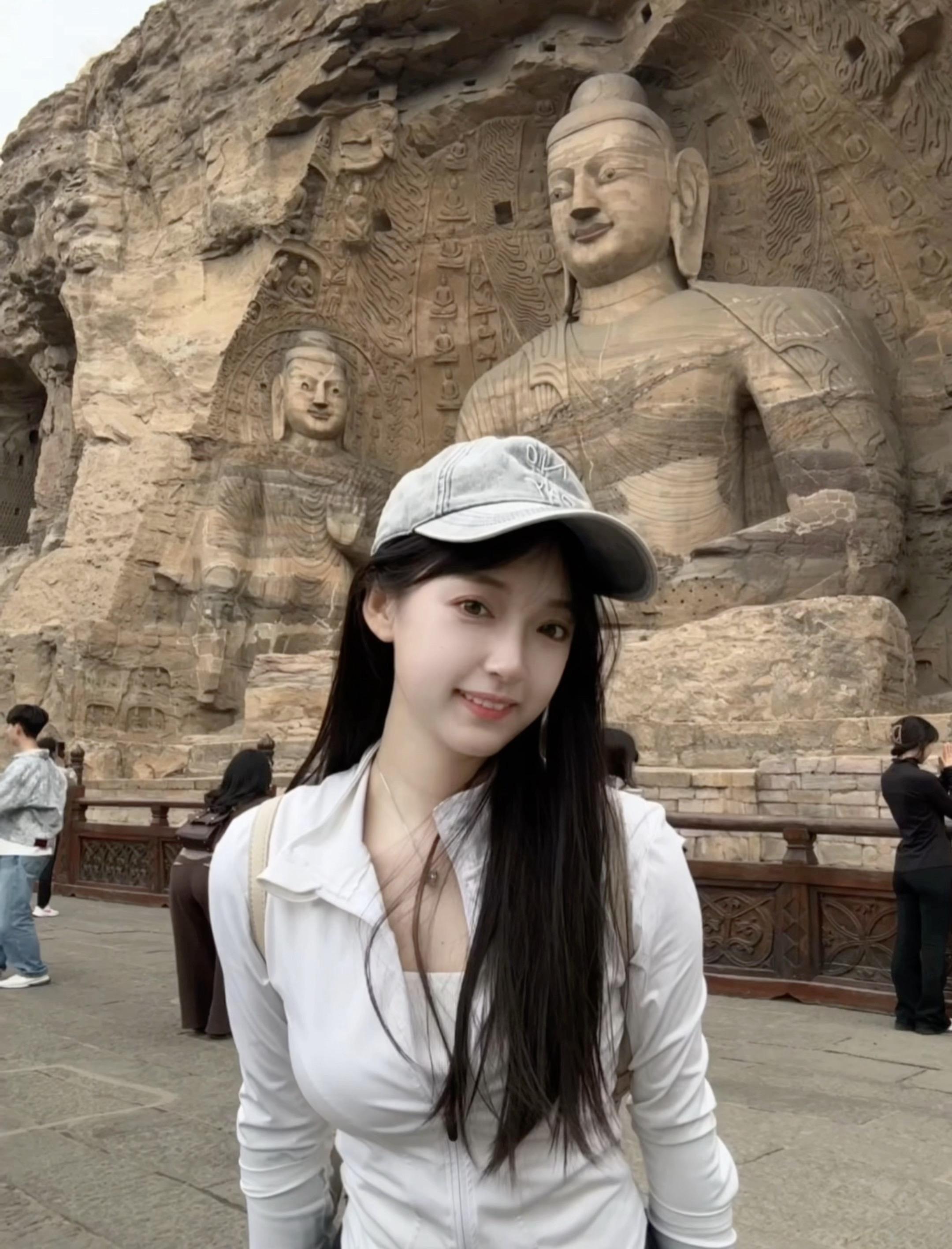 一扇穿越时空的窗口 来到山西大同-云岗石窟，当直面露天大佛，古朴雄魂...