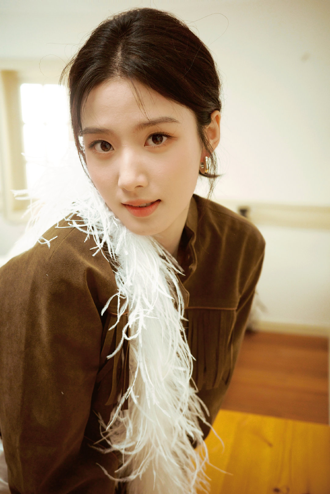 卢昱晓演出了暗恋的酸涩感卢昱晓折月亮一滴泪卢昱晓这滴泪太有故事感，将爱而不得的委