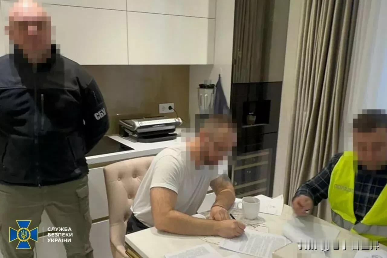 乌克兰首都基辅市政府部门负责人因诈骗被捕
基辅时间12月27日，乌克兰安全局（ 