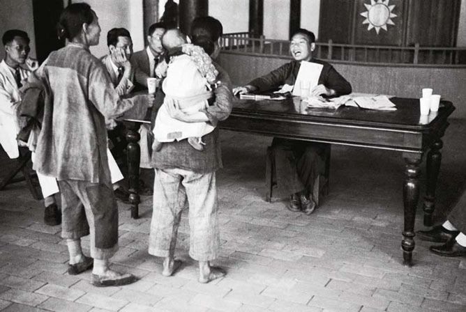 被称为“包龙图”“蒋青天”：蒋经国在赣南