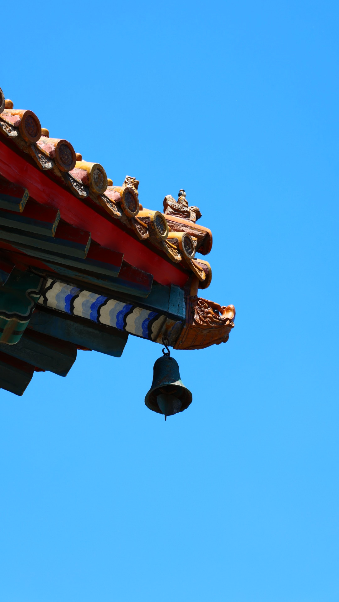 拜神也要错峰出行，拜的神多自有神庇佑。 