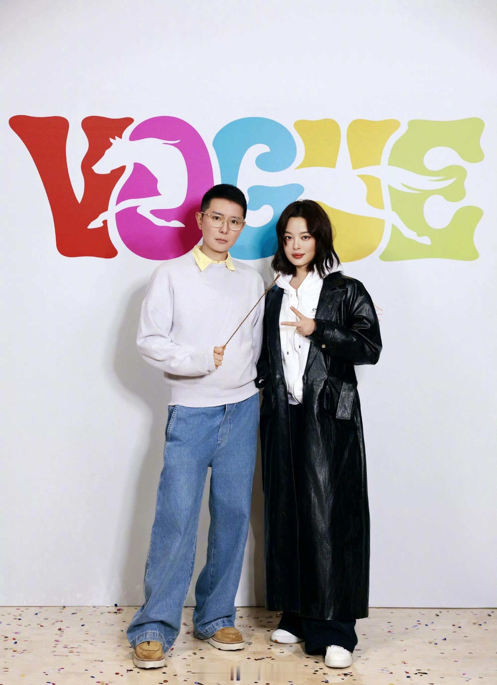 辛芷蕾梓渝同框既然这样能不能接一个合作？辛芷蕾梓渝贵族姐弟