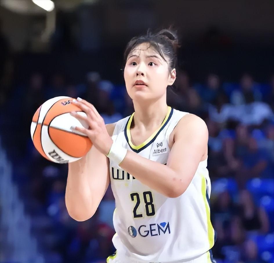 [中国赞]太牛了，中国女篮球员李月汝干了一件姚明没干成的事。就是出资购买了一个欧