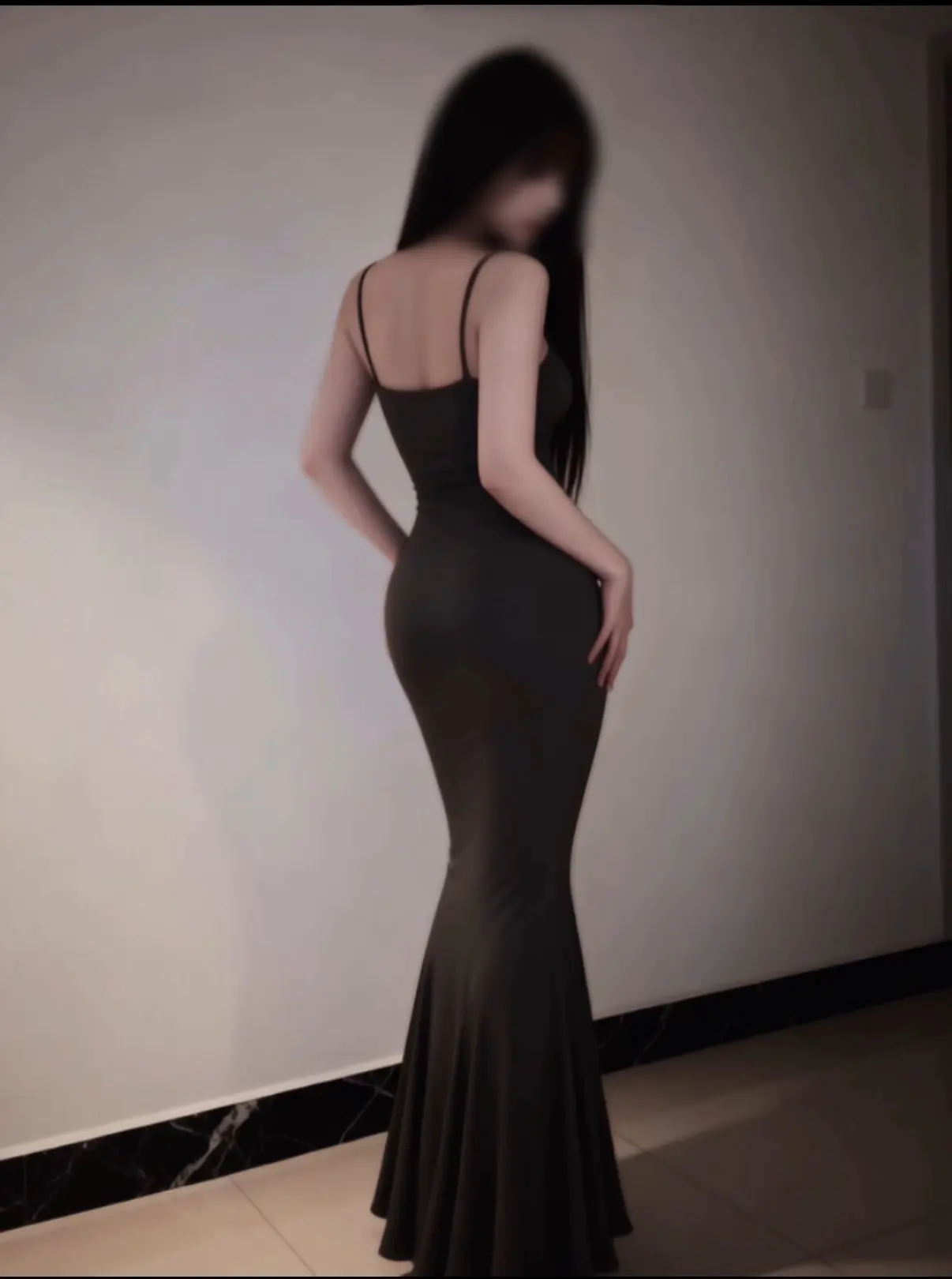 不知道反正我的身材很曼妙。