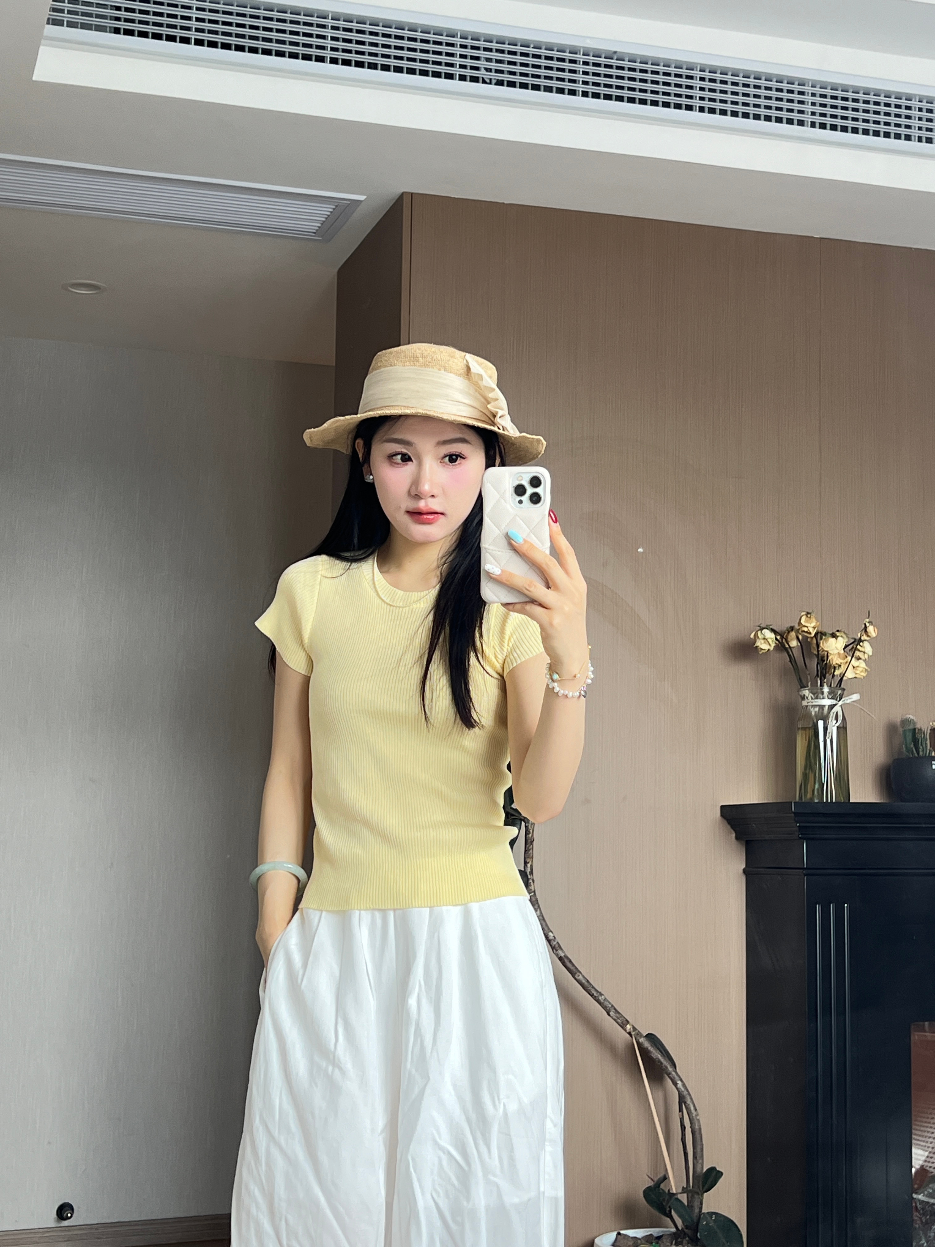 记录vlog真的会让人生活越来越精致因为我镜头扫射到不干净或者乱的地方我就会马上