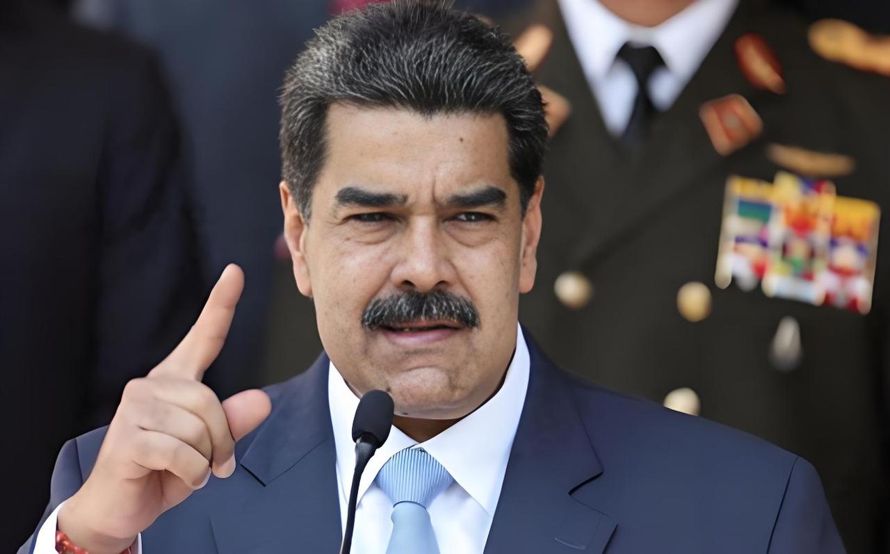 突发！马杜罗交出石油求和，中美态度两极反转，加勒比海变天？
 
全球目光锁定加勒