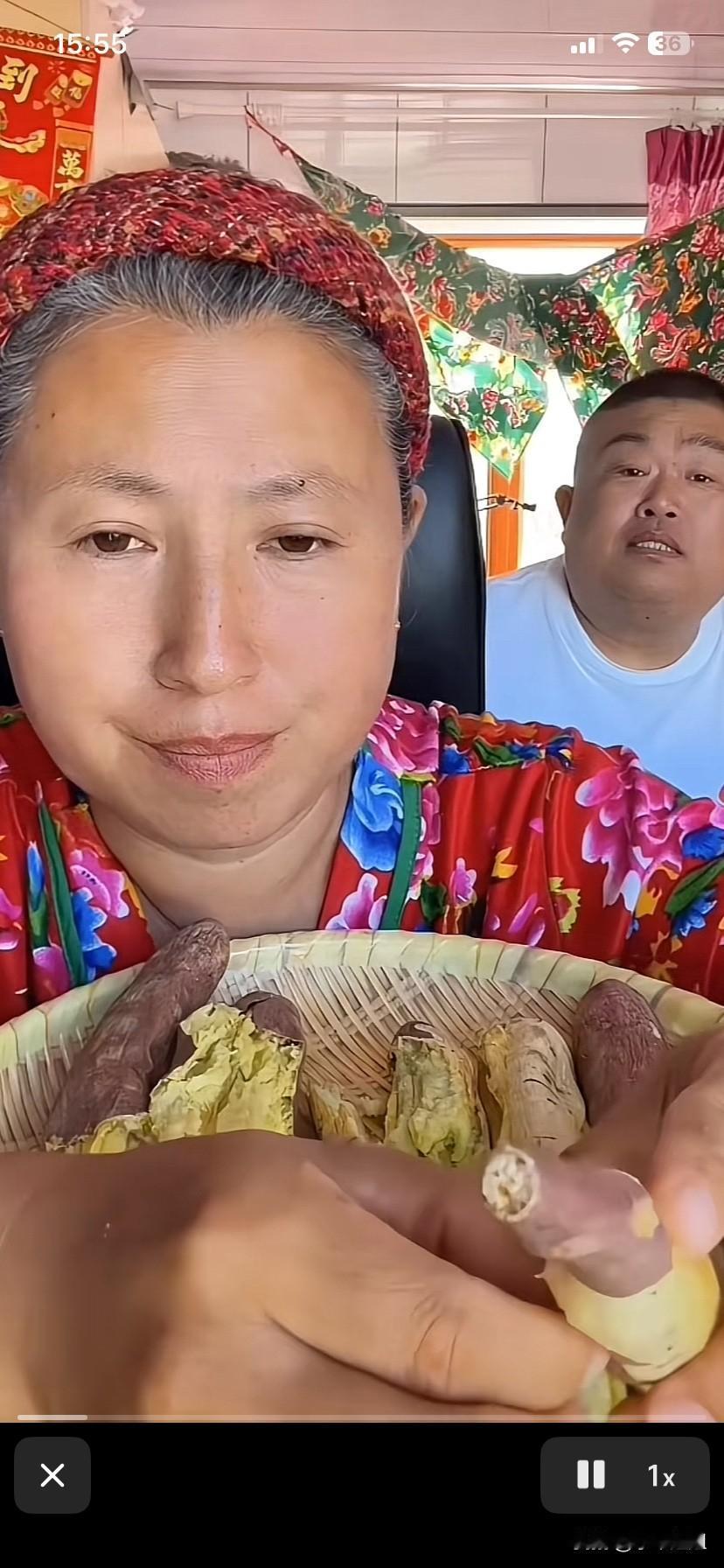 兰兰直播时，坐在镜头前，满脸不高兴！因为邢胖子又和她争吵了！这次是因为孩子！不知