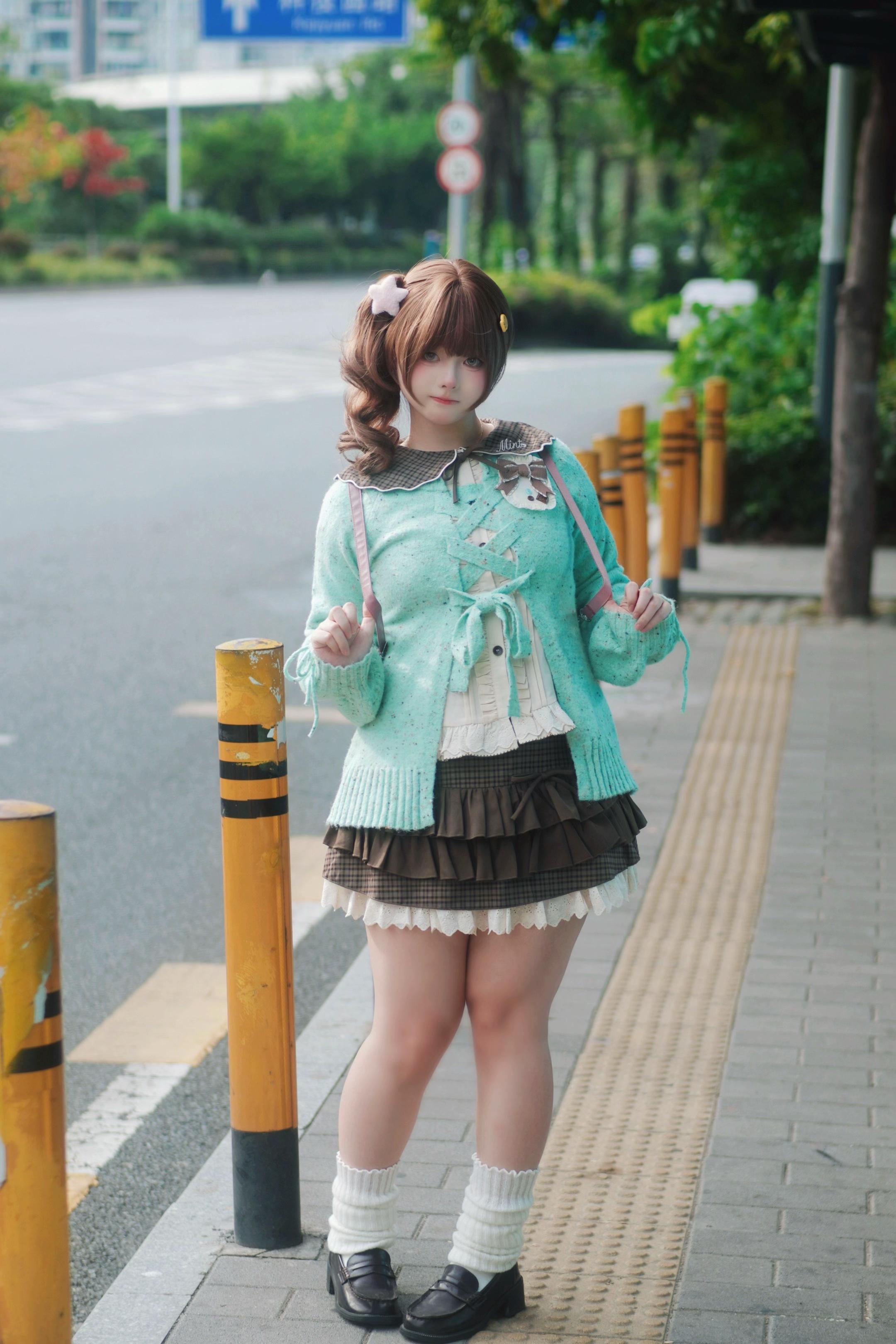 肉腿学妹在车站🚉。