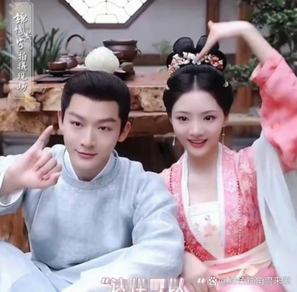 万年不变的造型，张晚意的五官都磨没了，和开到顶的美颜滤镜，敏子很美啊，建议多拍古