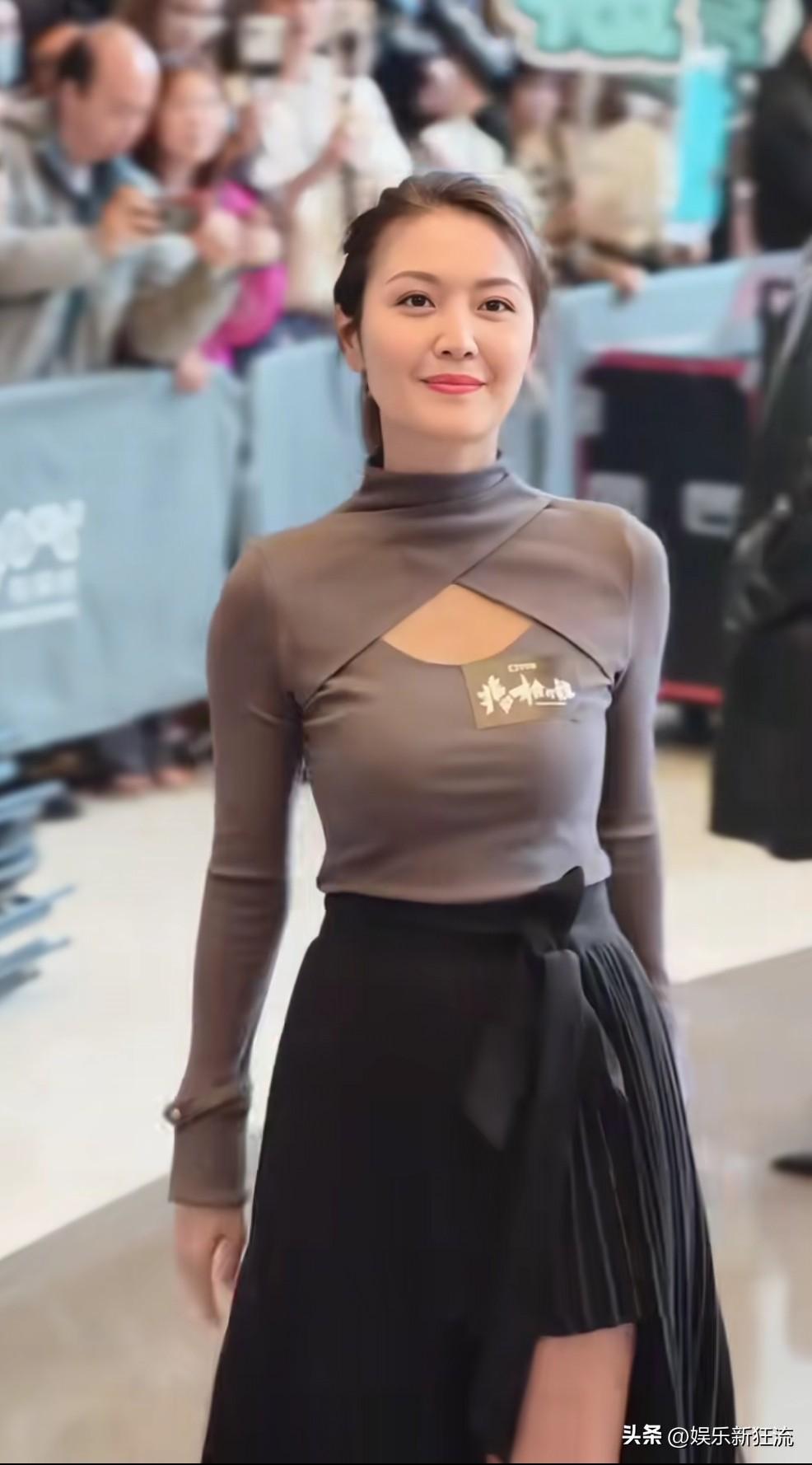 陈庭欣，2010年香港小姐冠军，如今已经16年过去了，最近他出现在香港电影宣传现