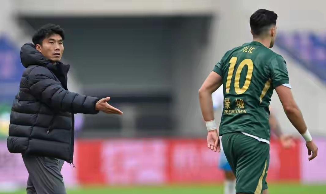 0-2！郑智执教中超首秀遭重锤！感谢李昊！不然输得更惨！
今天下午进行的中超联赛