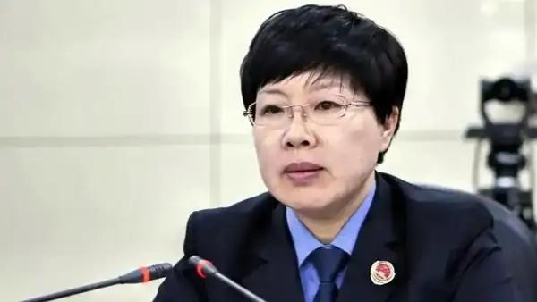 孟宪英早年是报道的典型，一种可能是她当时做的确实比较好，才导致后面的一路升迁；第