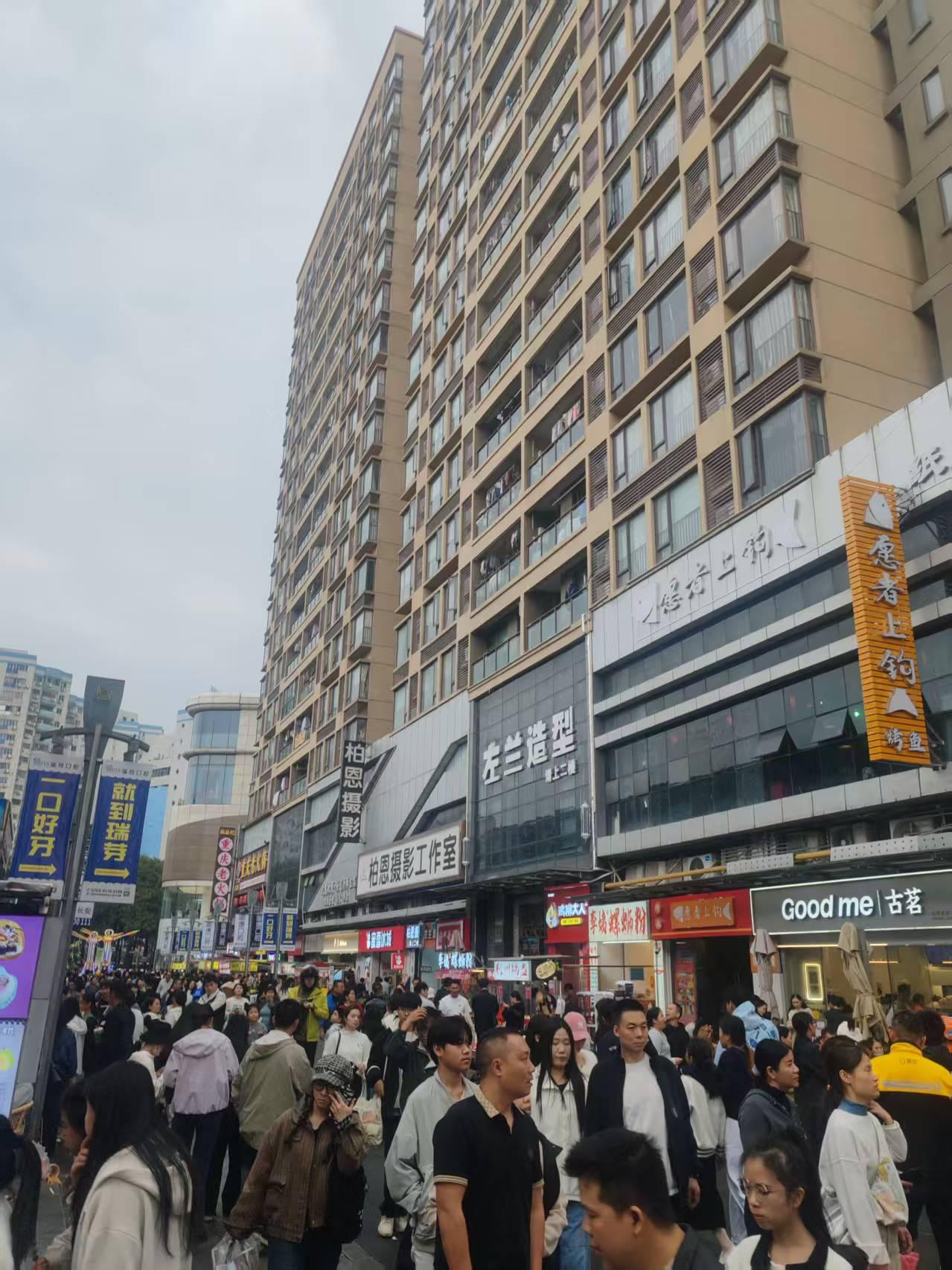 “客家大本营”，广西、四川、台湾数量也不少，海外80多个国家有客家人聚居，可以说