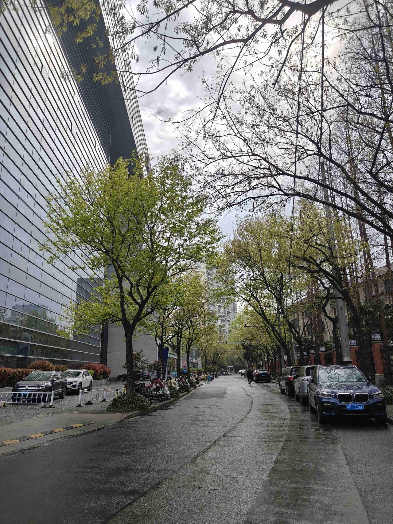 我的今日状态：💰期待暴富
我这里的天气：🌈雨过天晴