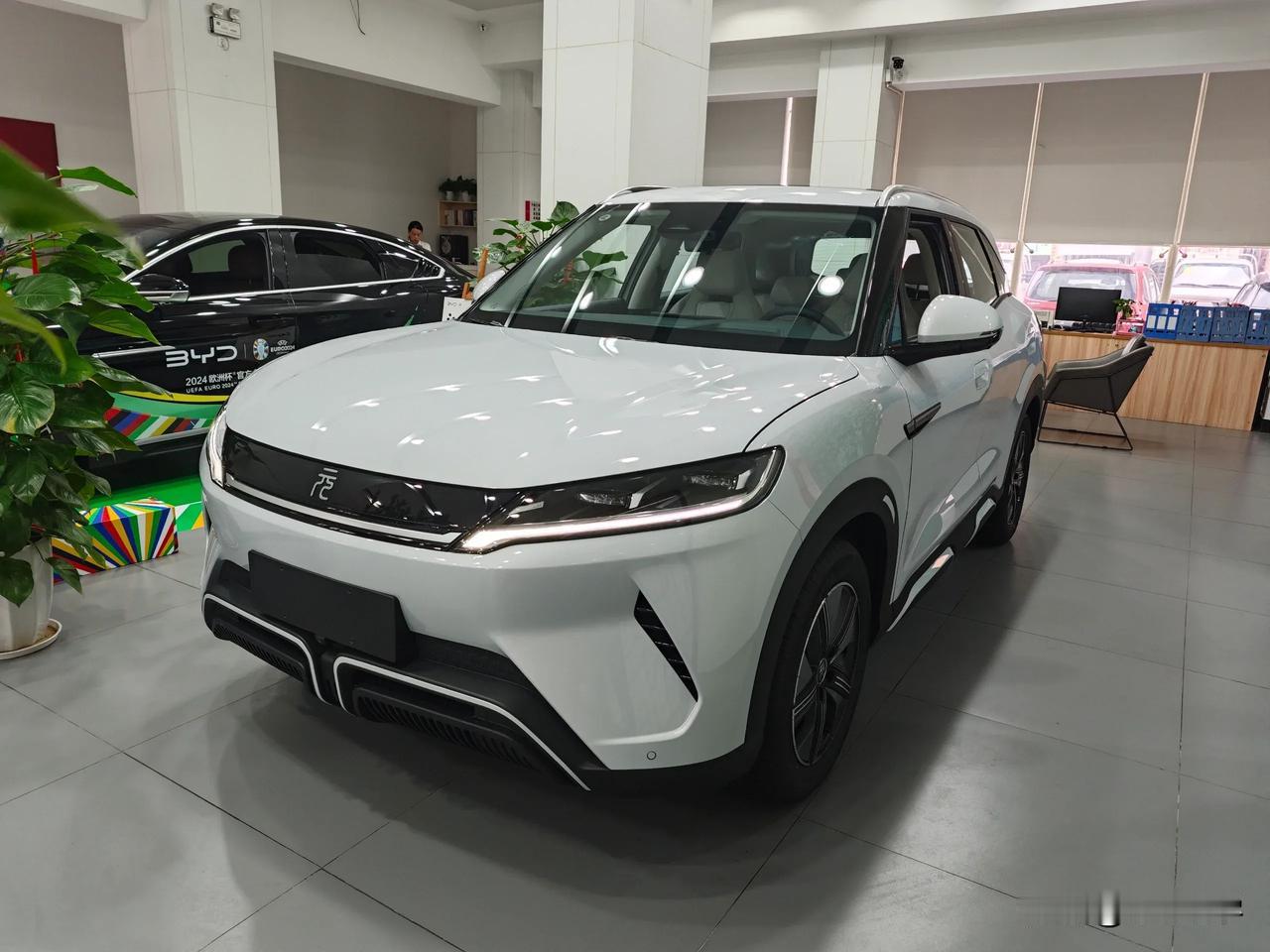 比亚迪元UP实车到店
新车基于比亚迪e平台3.0打造，定位小型SUV。
另外，新