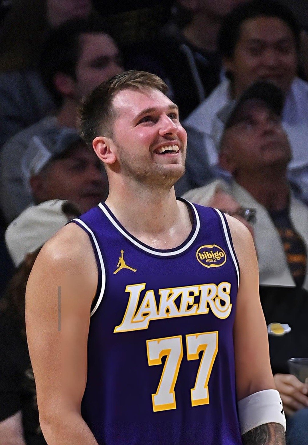 251106 常规赛G9：湖人118-116战胜马刺东契奇35分9篮板13助攻5