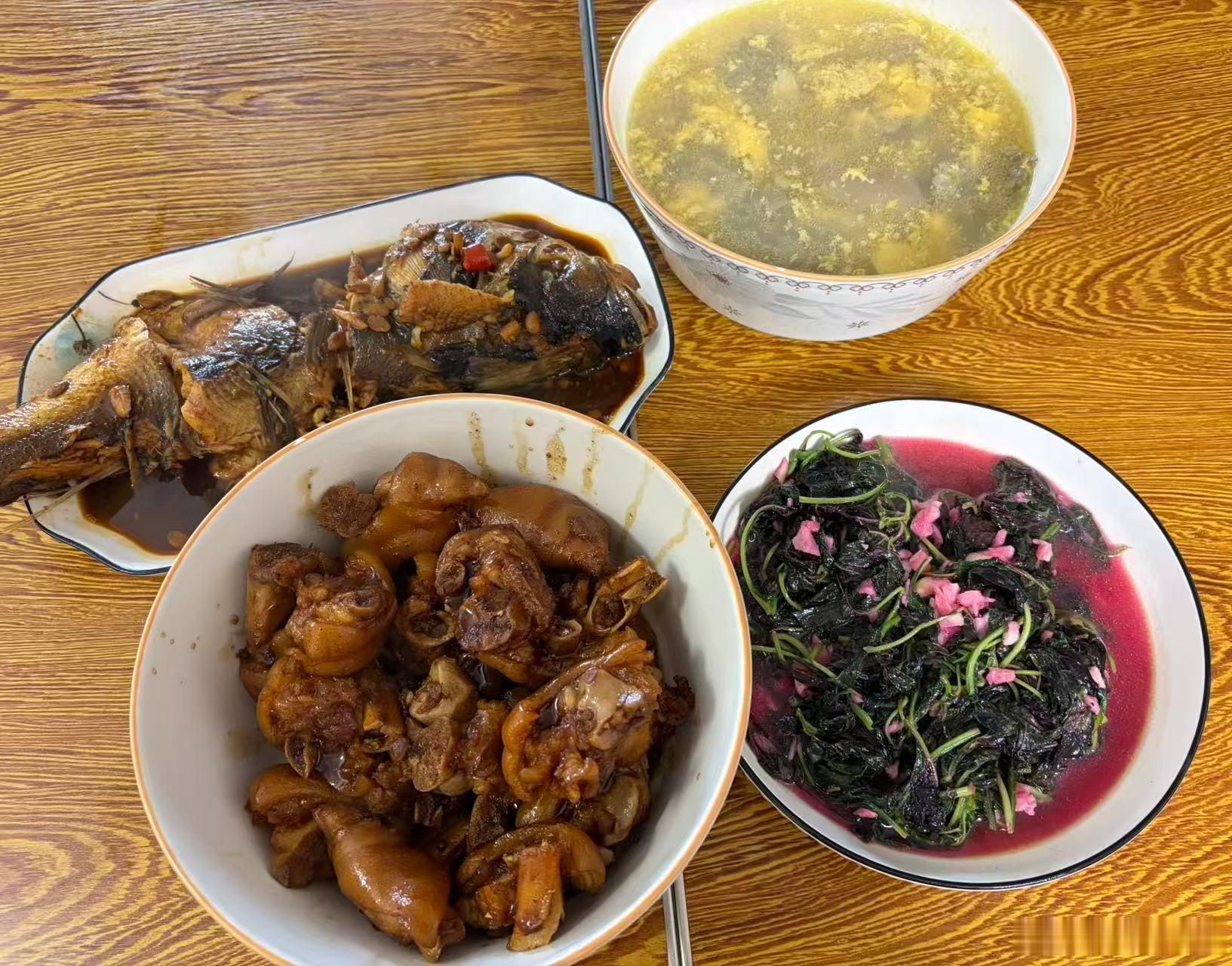 开饭开饭今天发照片，明天发视频。 