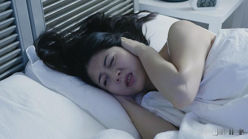 噪音扰民,备受困扰时该如何维权? 前阵子被楼下深夜开轰趴的噪音折腾到连续一周失眠
