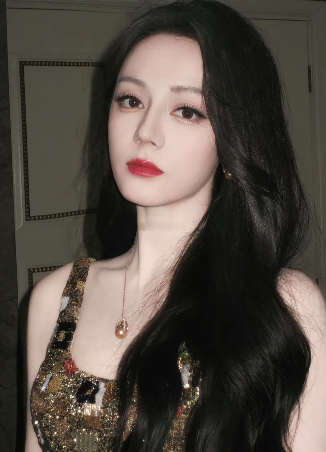 迪丽热巴到底缺什么，身高，长相，身材，头发，皮肤，个个好！暑期刷到宝了 ​​​