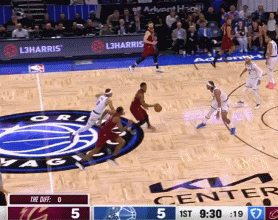 真硬！莫布利这扣篮真像当年的龙王！
在今天NBA常规赛骑士对阵魔术的第一节比赛中