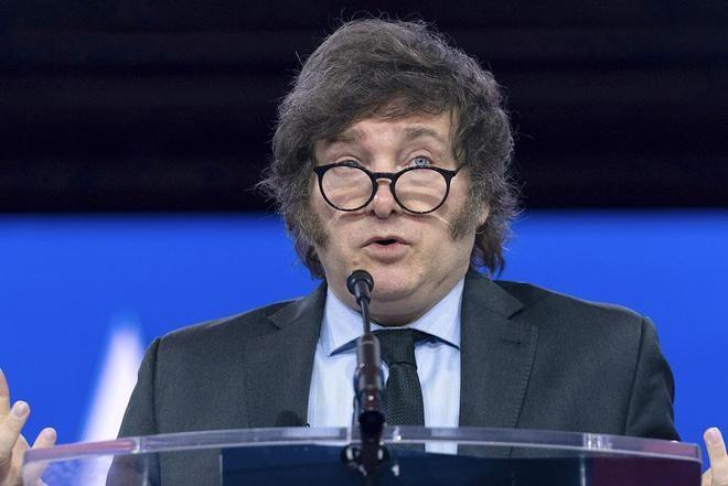阿根廷等的，可能就是这么一句话！

特朗普刚说自己“能摆平”，阿根廷国防部长立刻
