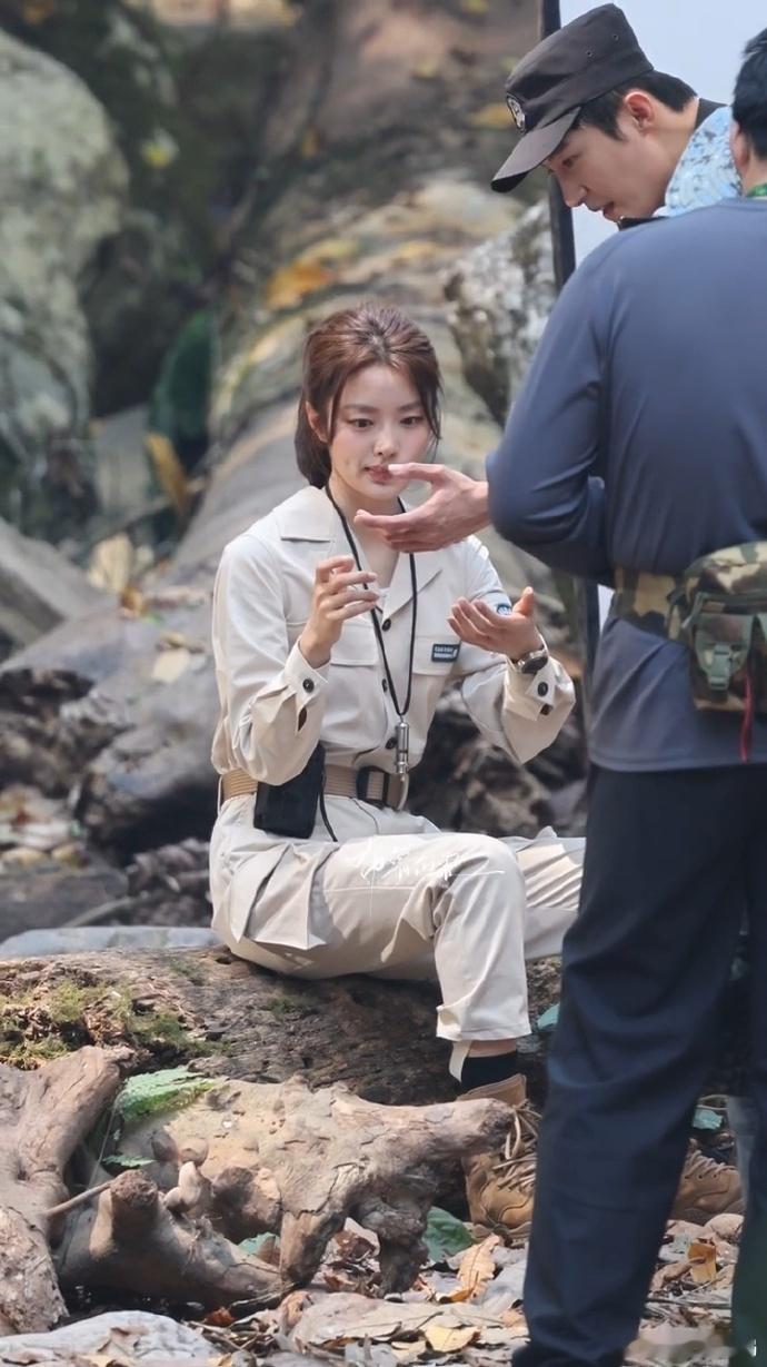 黄景瑜徐若晗新剧官宣开机黄景瑜徐若晗二搭新剧开机 新剧顺利开机开启全新征程，剧组