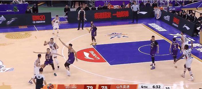 五佳球！高诗岩这球真敢传啊！
在今天CBA常规赛北控对阵山东的第四节比赛中，高诗