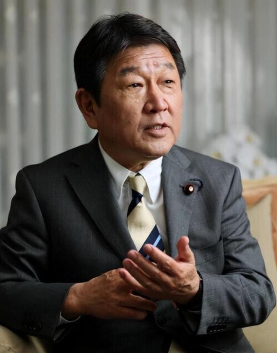 日本外相针对”对华关系“表态，认为“该合作合作，该对抗对抗”，将“对华友好”的面