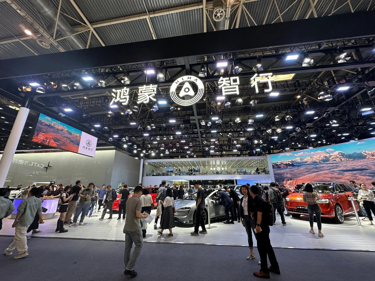 #车展到底有啥好看的##2024北京车展# 

前一阵去三亚出差试驾了一次智界S