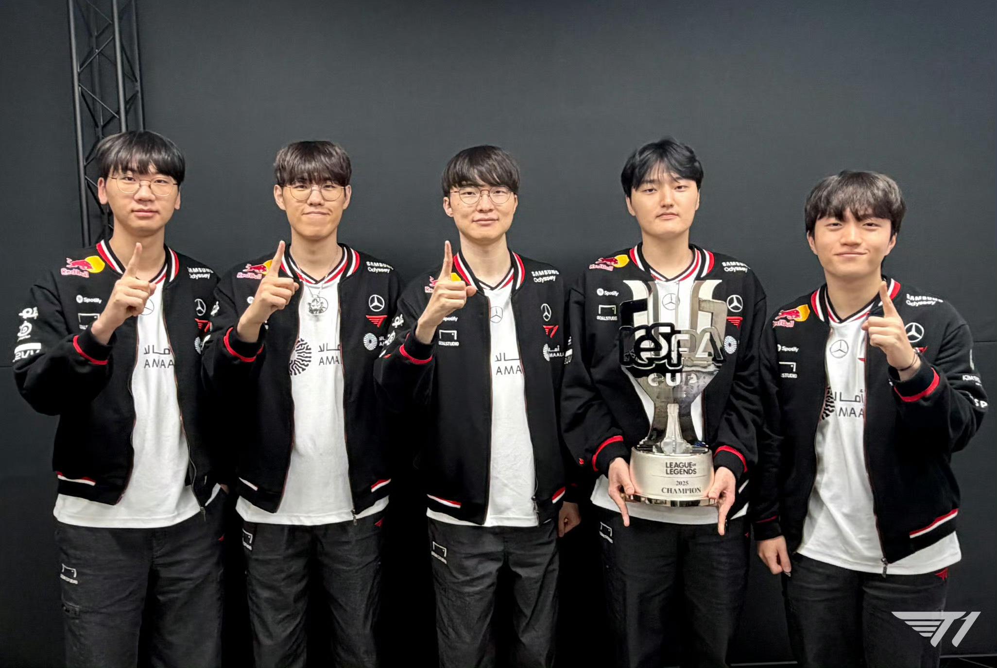发博：我们是KeSPA CUP 2025 冠军～!🏆2025kespa杯pey