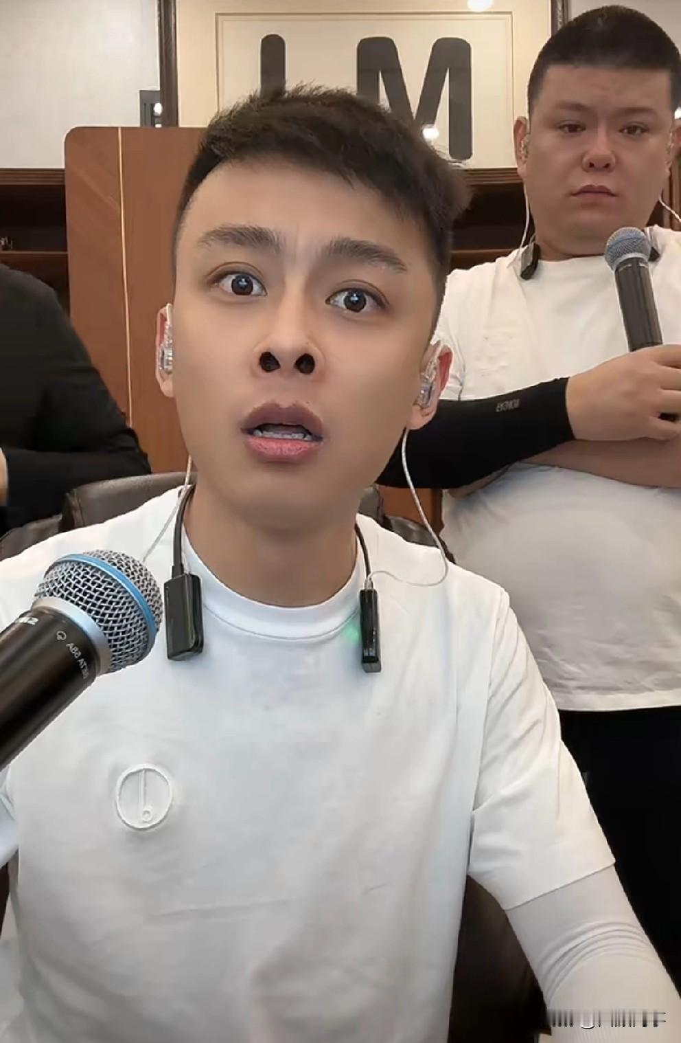 洋洋洋爆料达摩和刘二狗是一伙儿的，我举报封的！

          洋洋洋也被