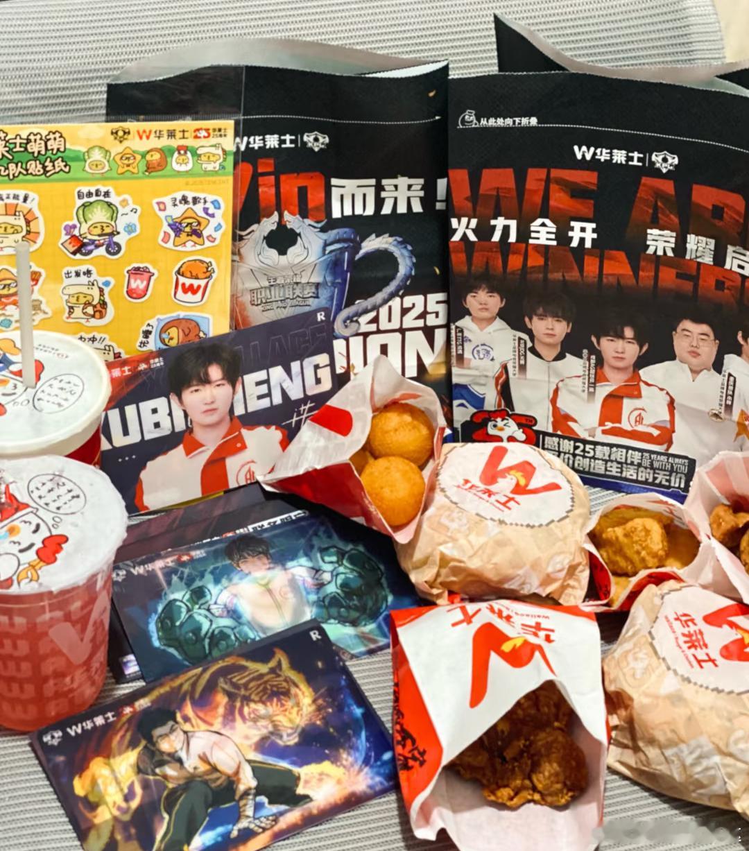 华莱士KPL全军出鸡  【摸鱼时刻｜KPL × 华莱士：当峡谷战火燃进工位，一口