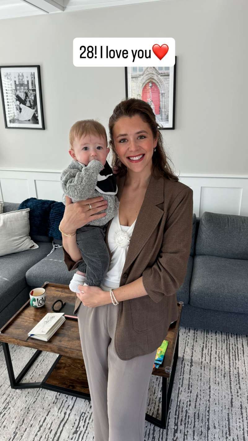 豪瑟社交媒体晒照，祝妻子28岁生日快乐！豪瑟妻子这颜值气质，应该很符合我们的审美