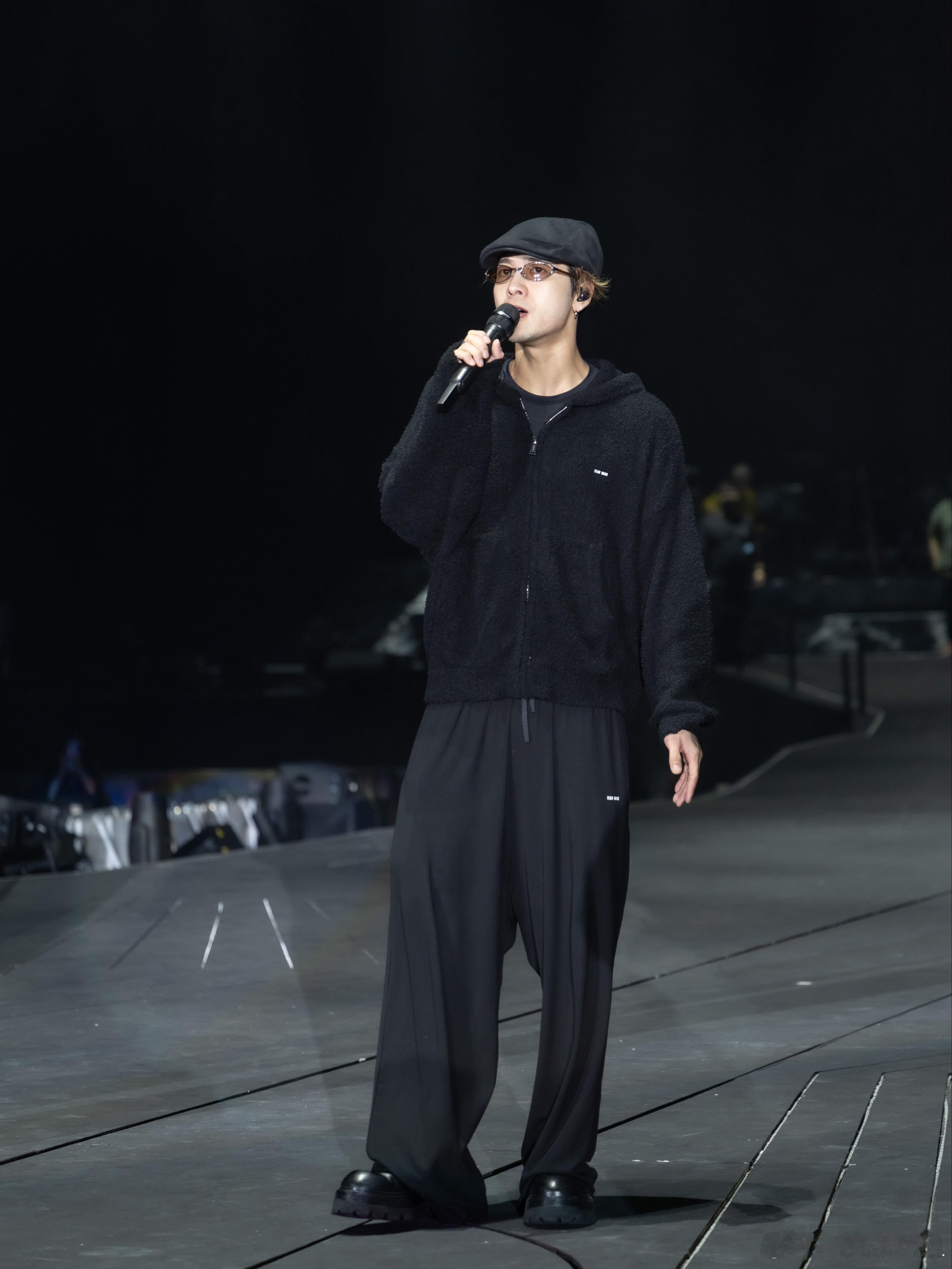 woc 好帅啊王嘉尔今晚姜涛演唱会嘉宾 好期待会不会唱粤语歌王嘉尔