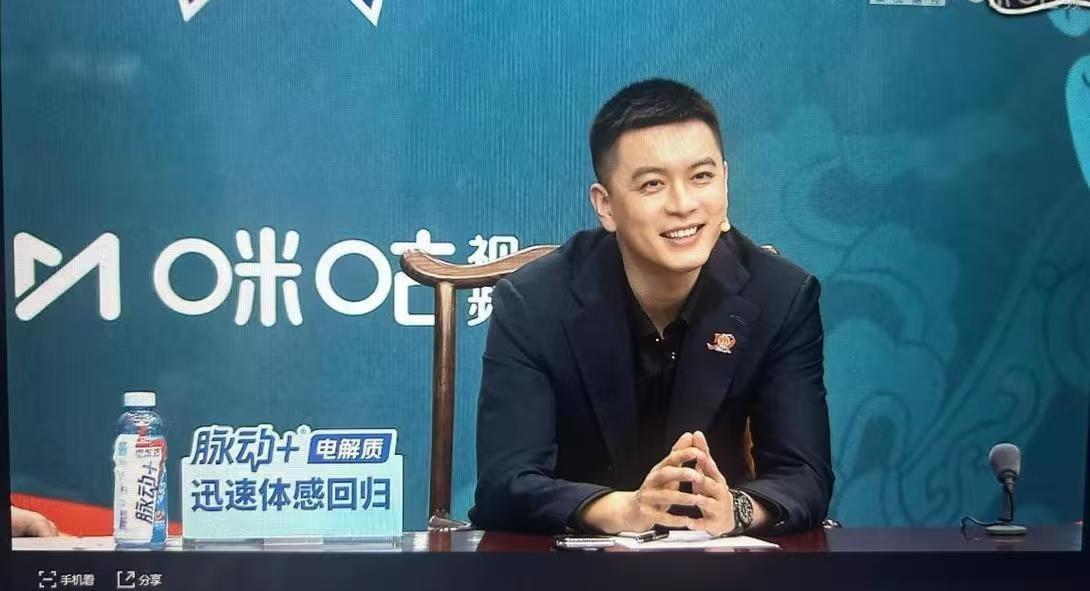杨鸣指导曾在解说山东对辽宁的系列赛中提到，辽宁男篮存在的问题远比想象中严重，四川