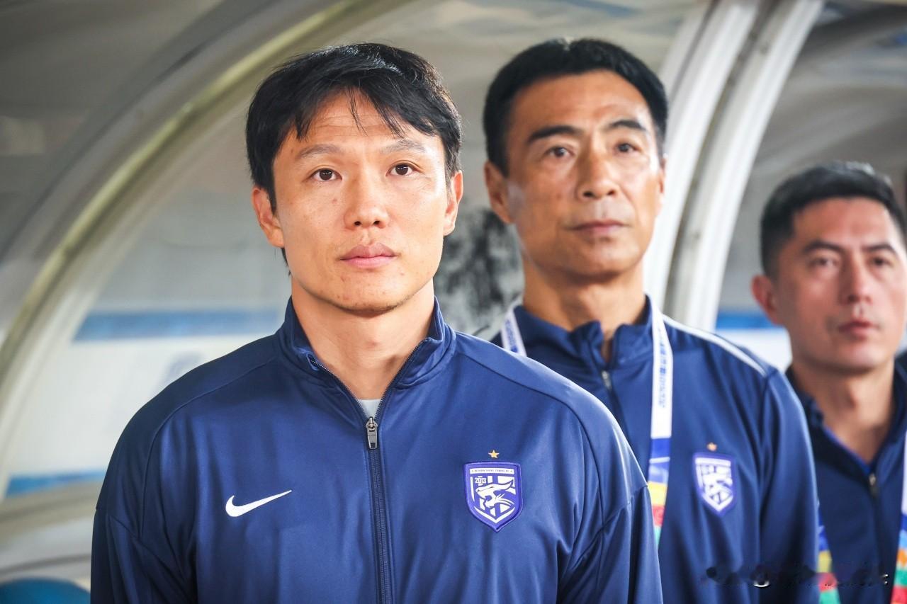 武汉三镇1：3上海申花，中超还剩2轮，需要2连胜+河南2连败+净身球，武汉三镇的