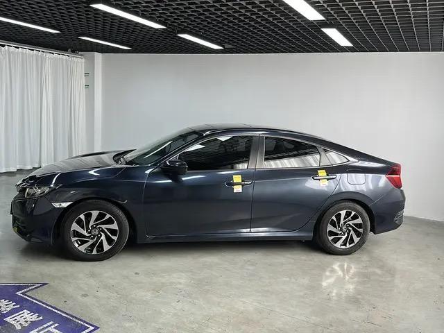 人生第一辆车选新车还是二手车，没有标准答案，核心要结合预算、用车需求和驾驶经验来