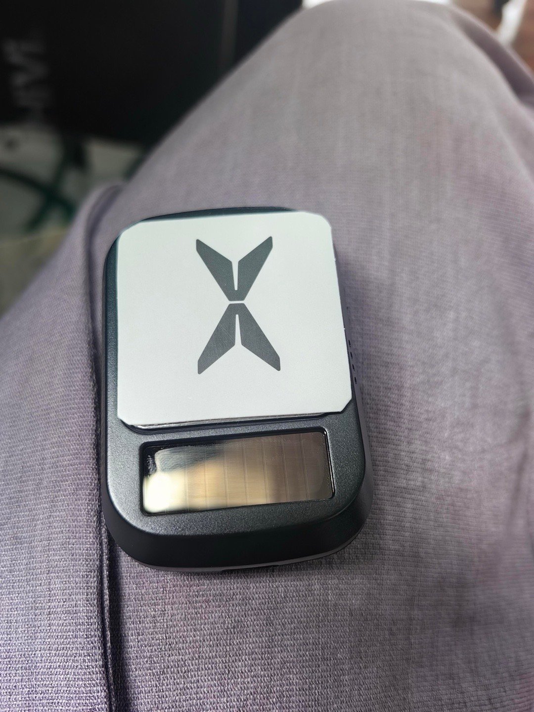 人，你怎么能这么聪明小鹏ETC不用硬币那个合格证尺寸合适能正好覆盖胶的位置但是好