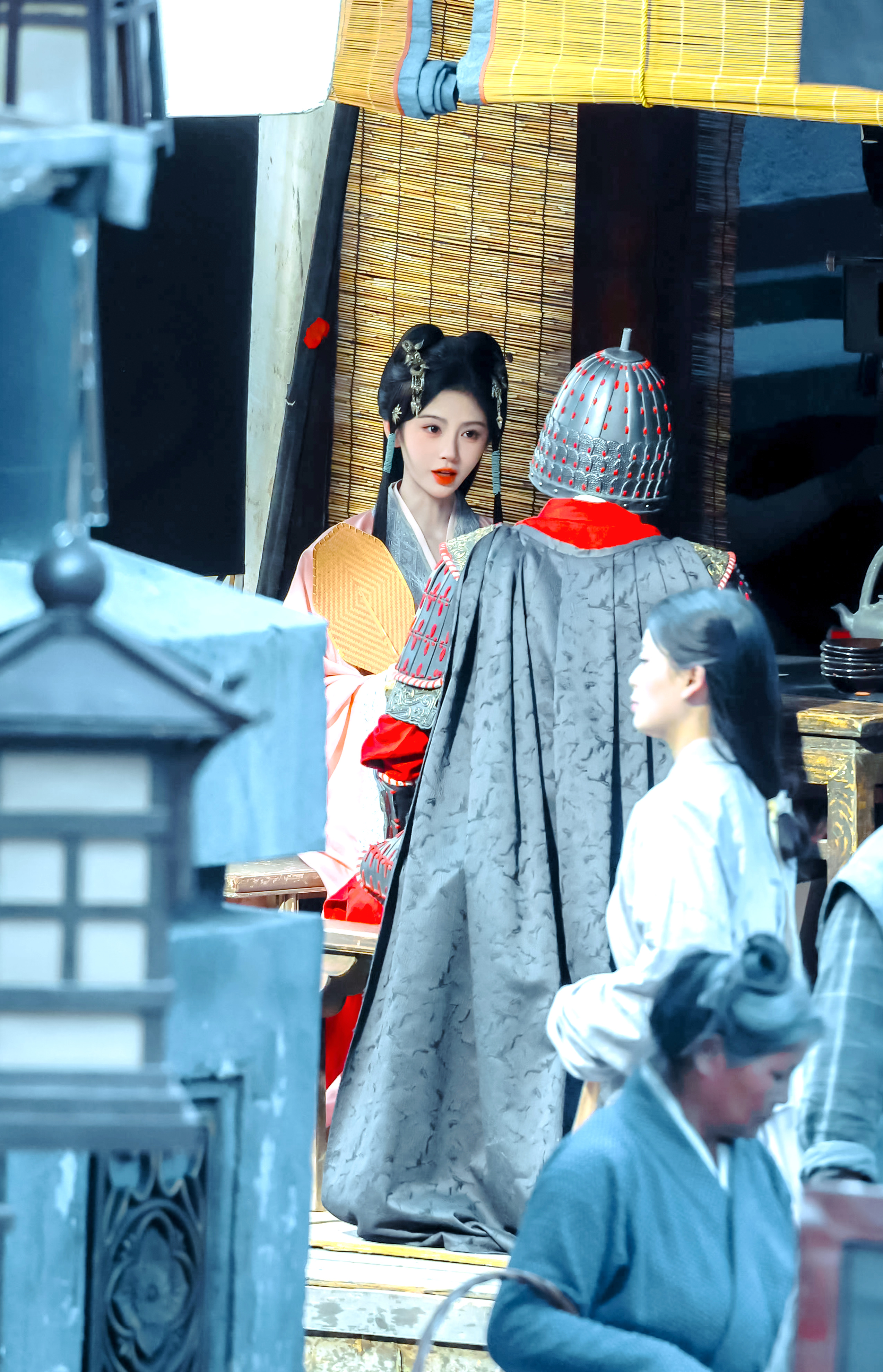 鞠婧祎*🐇🫧🧀狗仔拍到的鞠婧祎认真干饭